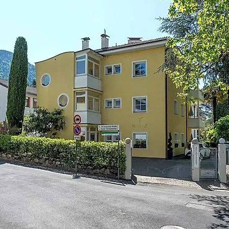 Hotel apartamentowy Majense Meran