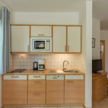 Apart Otel Majense 4*