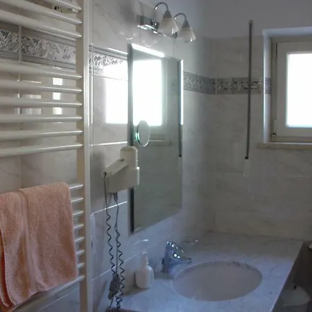 Lägenhetshotell Majense 4*