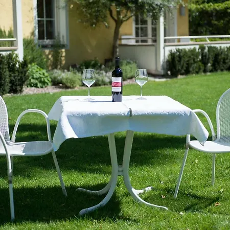 アパートホテル Majense 4*