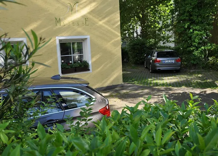 Apart Otel Majense 4*