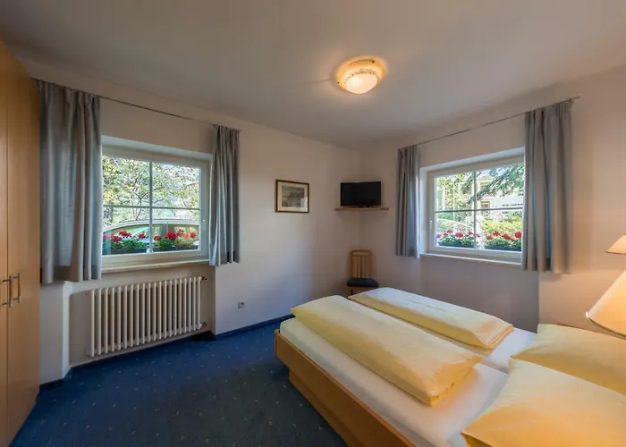 Apart Otel Majense 4*