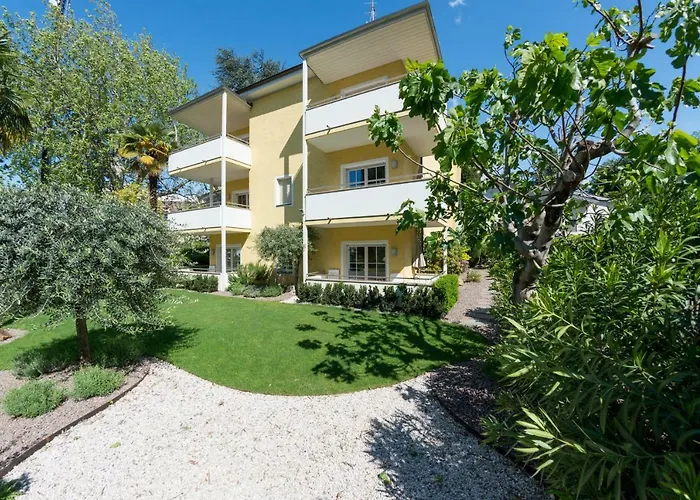 Apart Otel Majense 4*