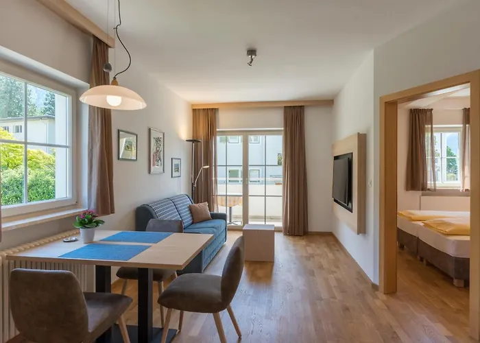 Apart Otel Majense 4*